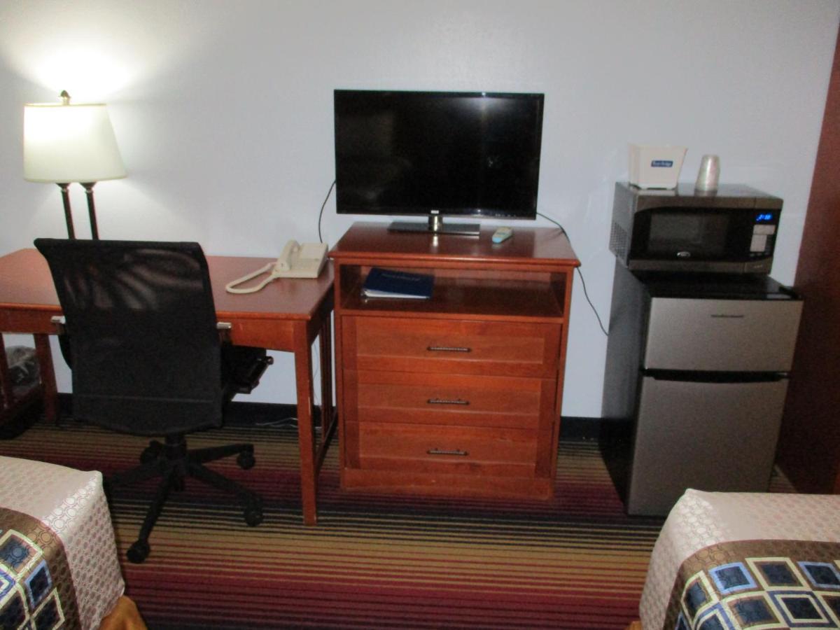 Travelodge By Wyndham Spirit Lake/Okoboji Экстерьер фото