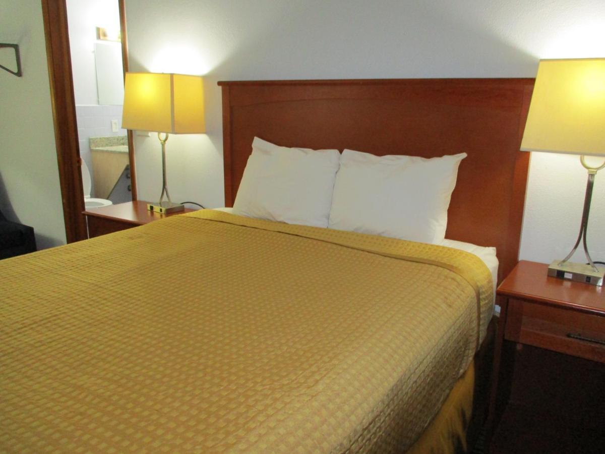 Travelodge By Wyndham Spirit Lake/Okoboji Экстерьер фото