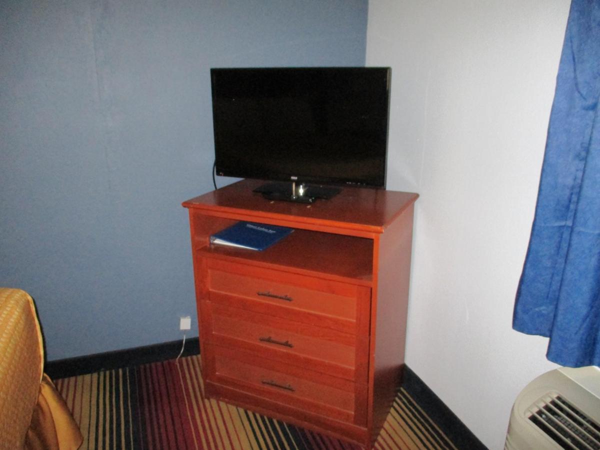 Travelodge By Wyndham Spirit Lake/Okoboji Экстерьер фото