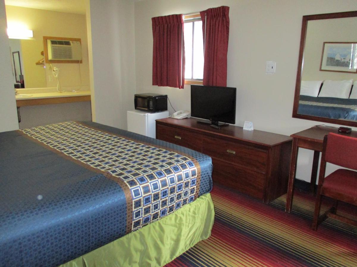 Travelodge By Wyndham Spirit Lake/Okoboji Экстерьер фото