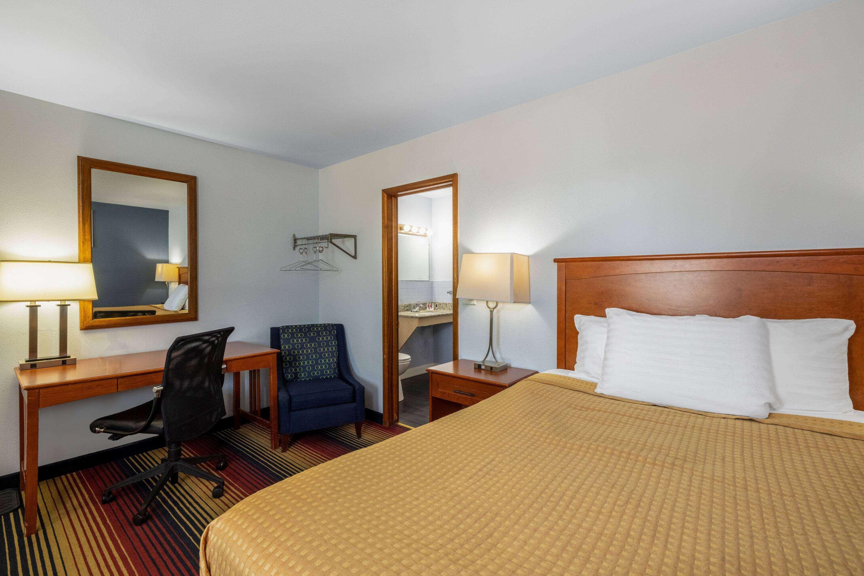 Travelodge By Wyndham Spirit Lake/Okoboji Экстерьер фото