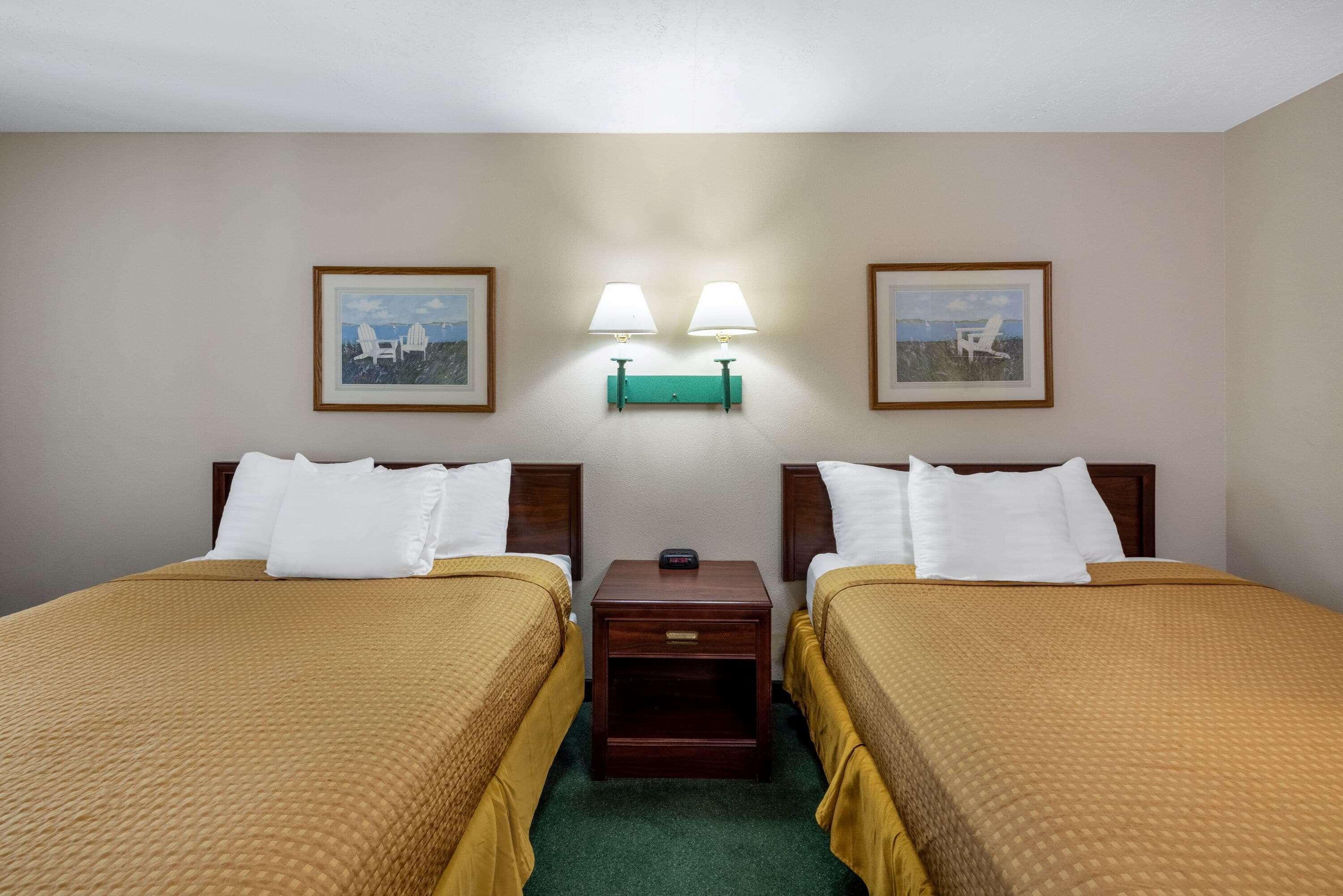 Travelodge By Wyndham Spirit Lake/Okoboji Экстерьер фото