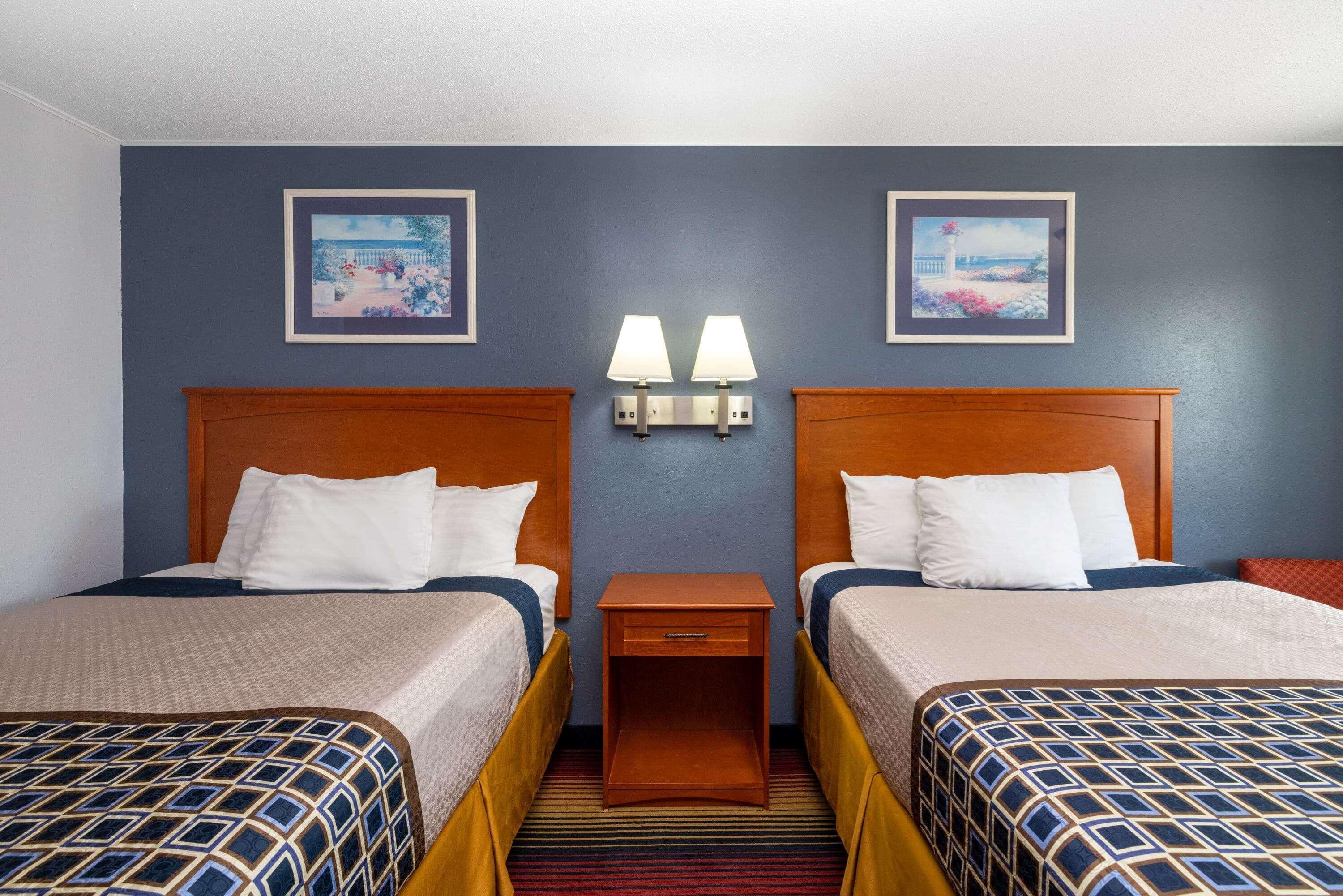 Travelodge By Wyndham Spirit Lake/Okoboji Экстерьер фото