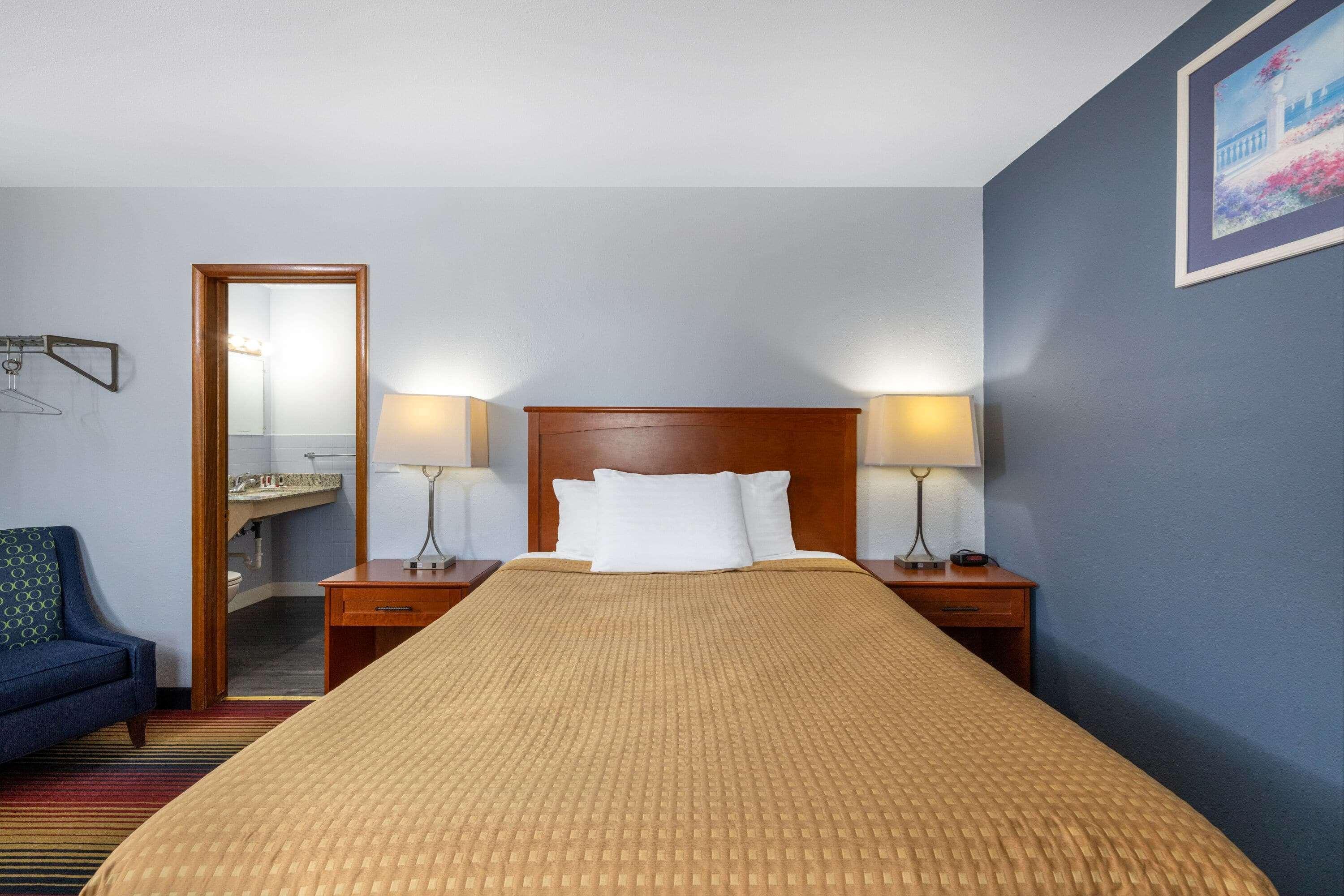 Travelodge By Wyndham Spirit Lake/Okoboji Экстерьер фото