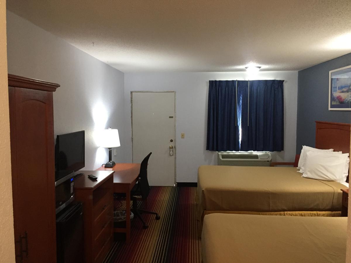 Travelodge By Wyndham Spirit Lake/Okoboji Экстерьер фото